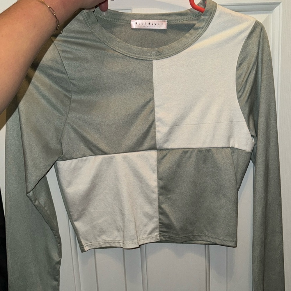 Long sleeve crop top velvet material